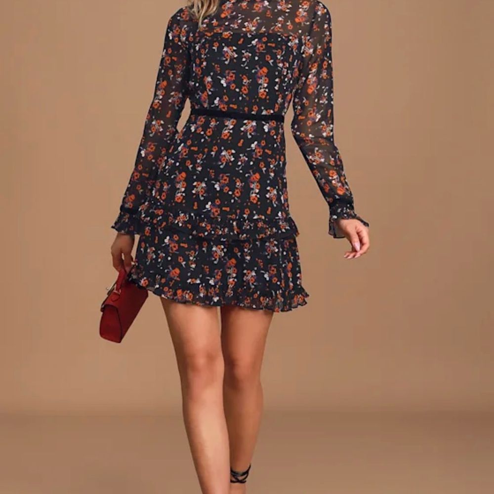 Lulu's Black Floral Long Sleeve Dress